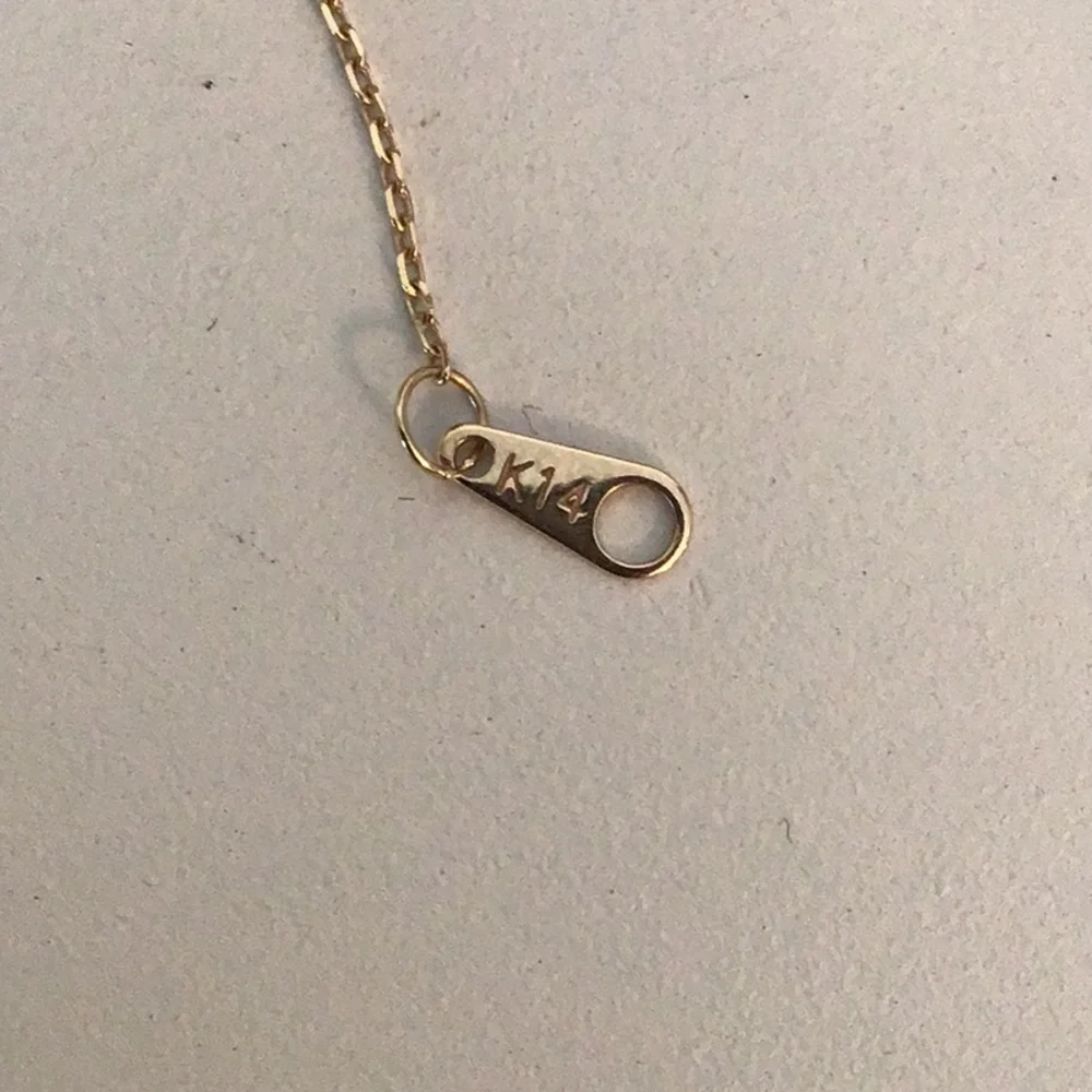 Dainty 14K Gold CZ Pendant EUC - Picture 5 of 8